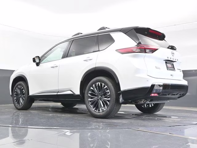 2026 Everest White Pearl/Super Black Nissan Rogue Platinum AWD SUV