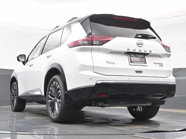 2026 Everest White Pearl/Super Black Nissan Rogue Platinum AWD SUV