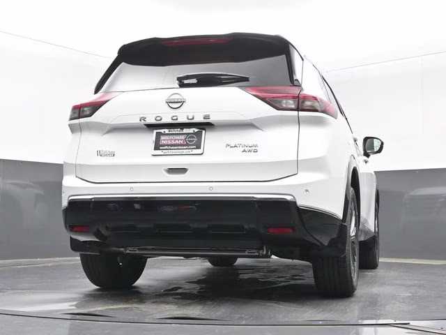 2026 Everest White Pearl/Super Black Nissan Rogue Platinum AWD SUV