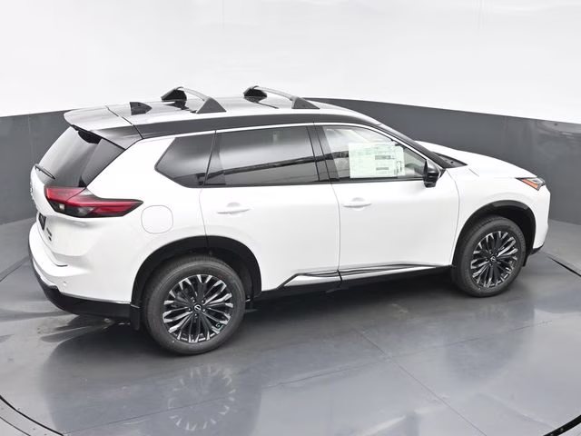 2026 Everest White Pearl/Super Black Nissan Rogue Platinum AWD SUV