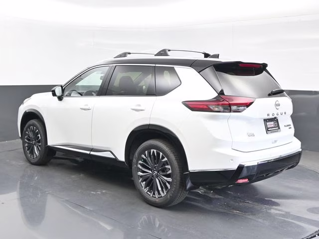 2026 Everest White Pearl/Super Black Nissan Rogue Platinum AWD SUV
