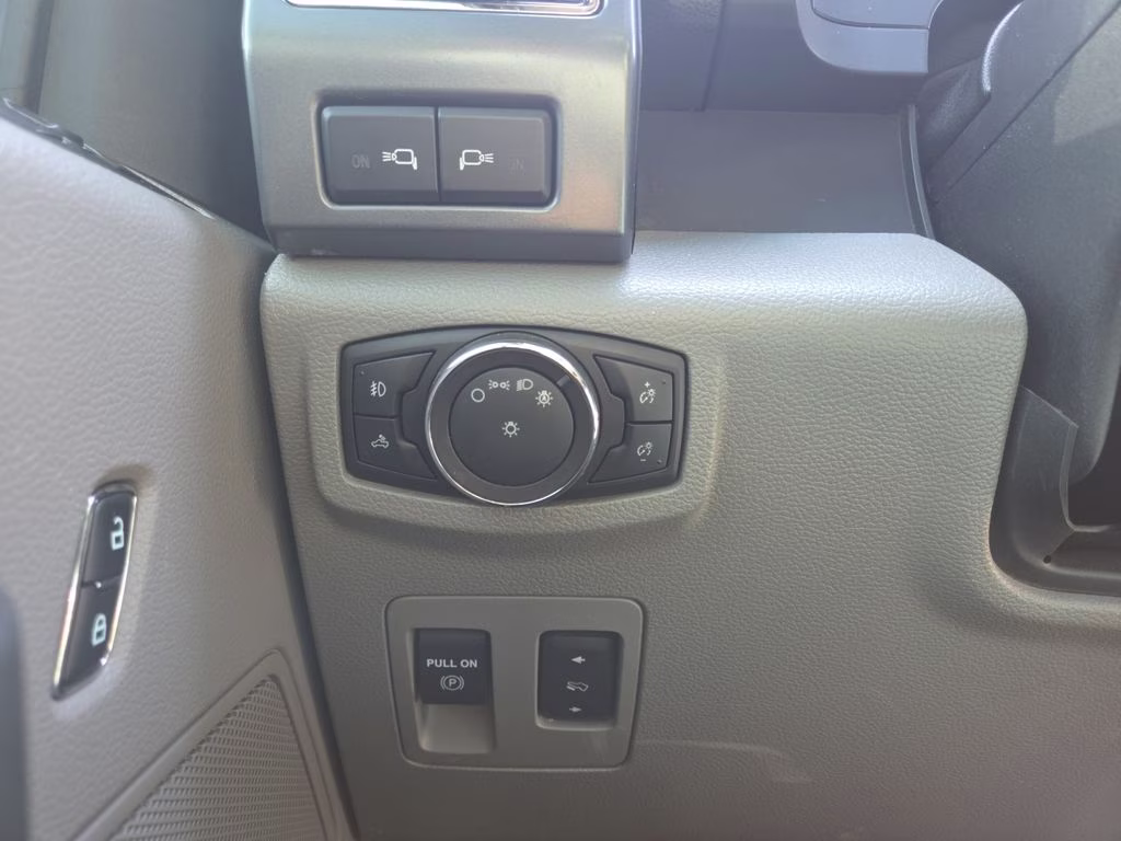 2018 Red Ford F-150 XL 4X4 Truck