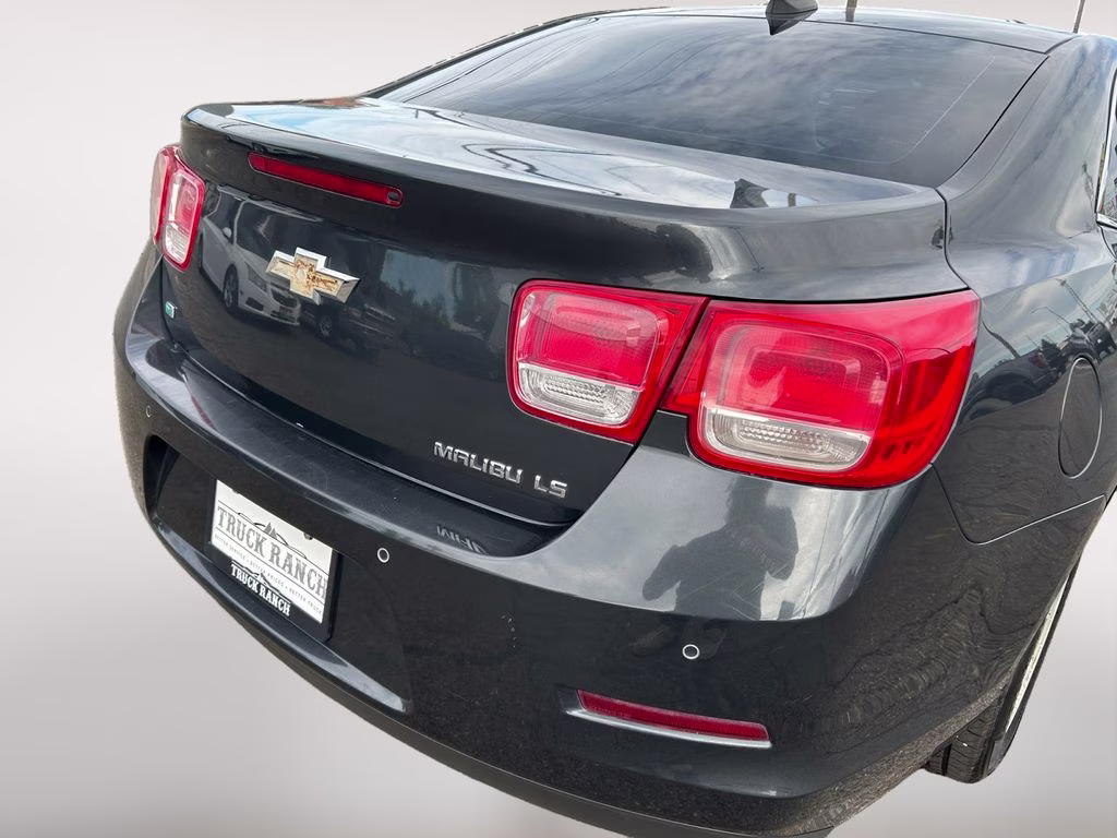 2015 Ashen Gray Metallic Chevrolet Malibu LS FWD Sedan