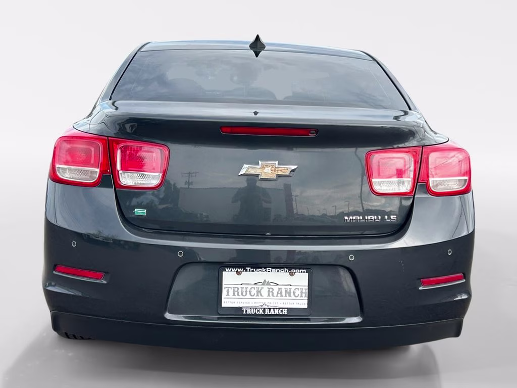 2015 Ashen Gray Metallic Chevrolet Malibu LS FWD Sedan