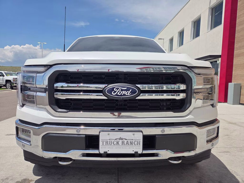 2024 White Metallic Ford F-150 Lariat 4X4 Truck