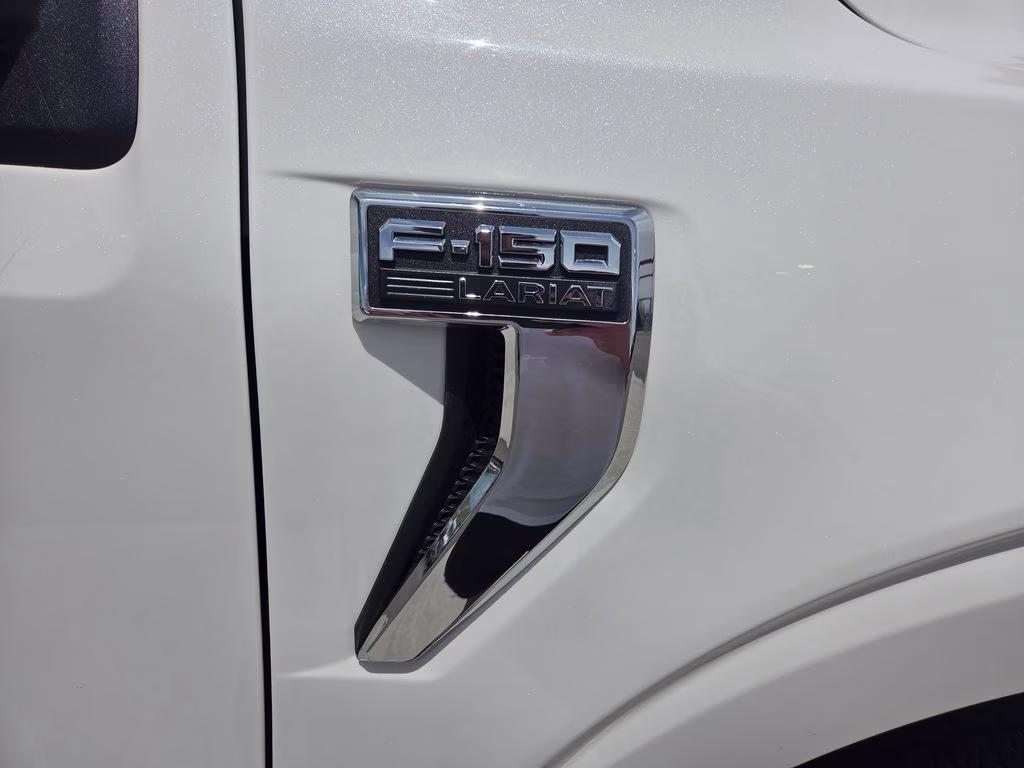 2024 White Metallic Ford F-150 Lariat 4X4 Truck