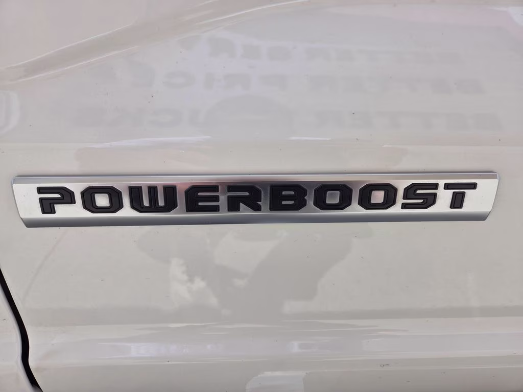 2024 White Metallic Ford F-150 Lariat 4X4 Truck