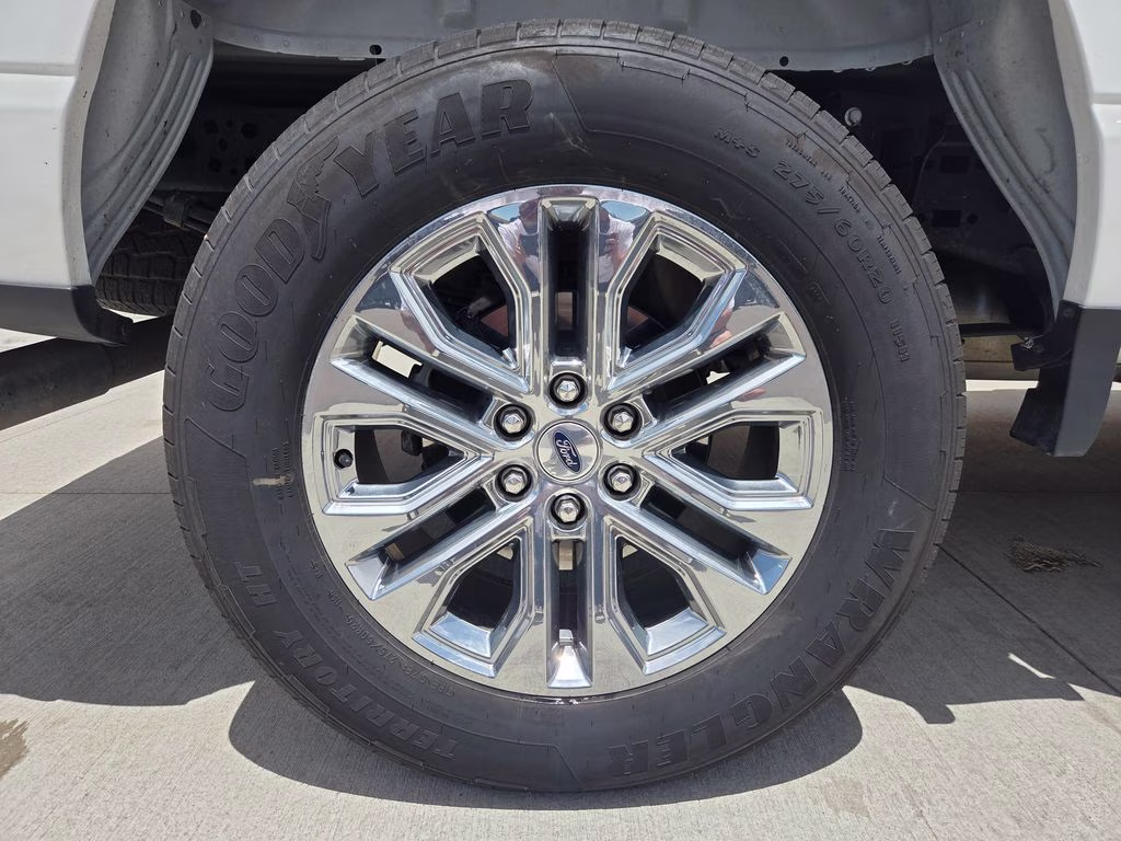 2024 White Metallic Ford F-150 Lariat 4X4 Truck