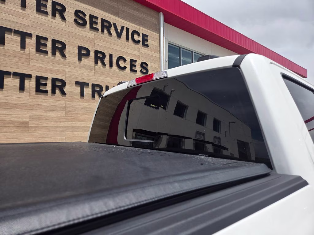 2024 White Metallic Ford F-150 Lariat 4X4 Truck
