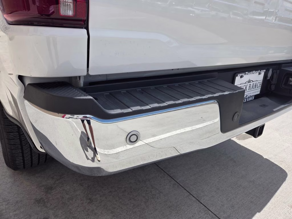 2024 White Metallic Ford F-150 Lariat 4X4 Truck
