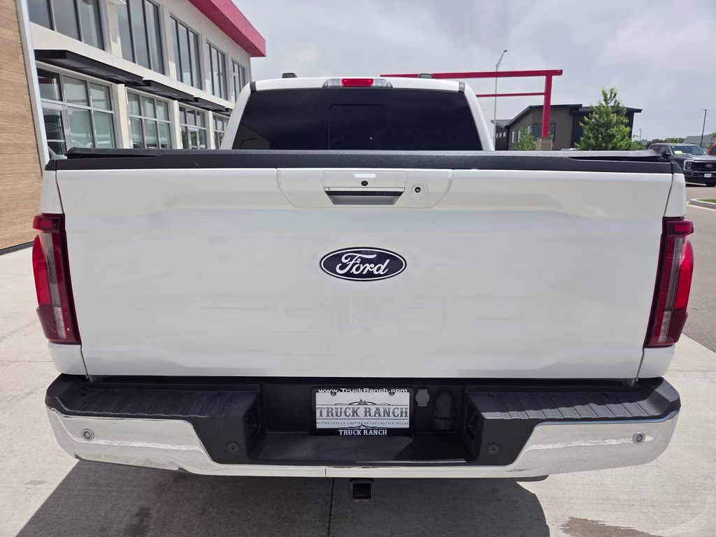 2024 White Metallic Ford F-150 Lariat 4X4 Truck