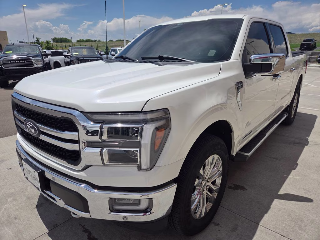 2024 White Metallic Ford F-150 Lariat 4X4 Truck