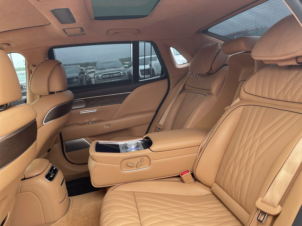 2023 Savile Silver Genesis G90 e-SC AWD Sedan