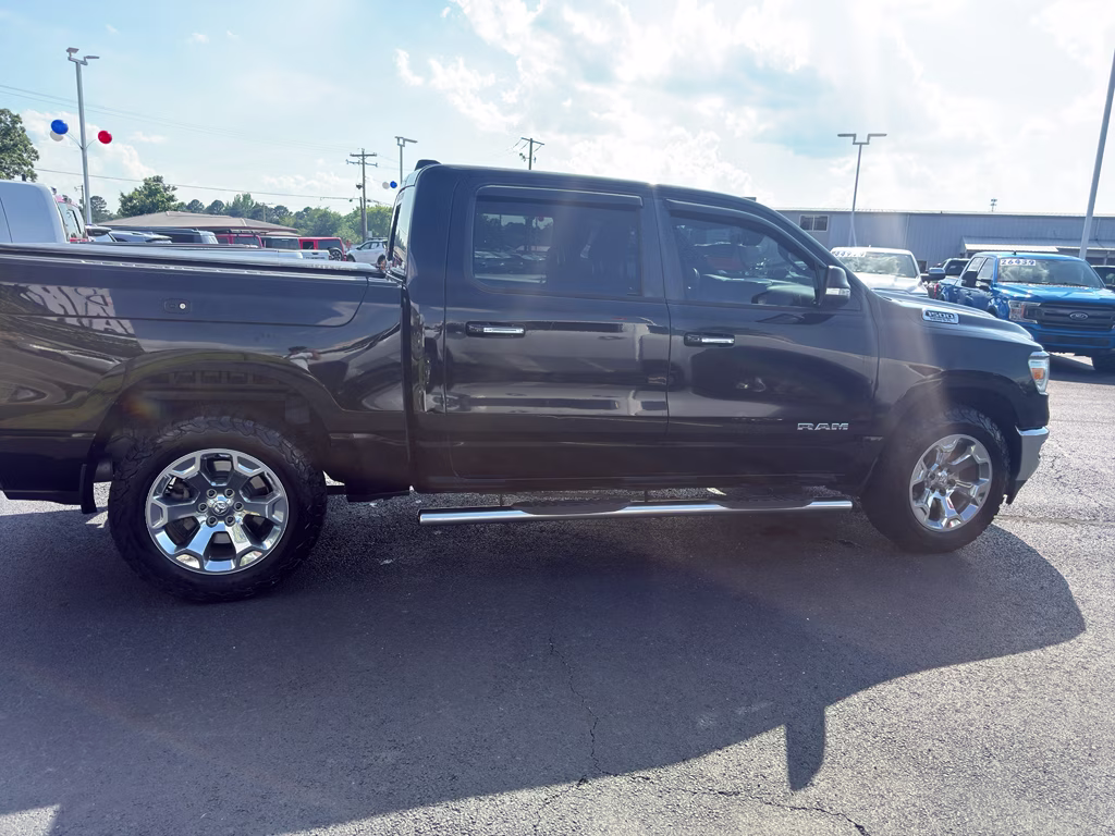 2019 Diamond Black Crystal Pearlcoat Ram 1500 Big Horn/Lone Star 4X4 Truck