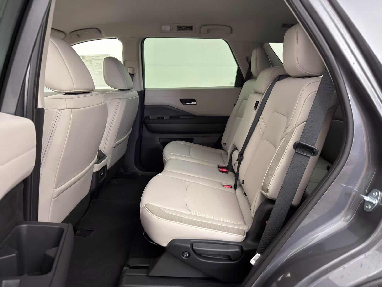2026 Gun Metallic Nissan Pathfinder SL FWD SUV