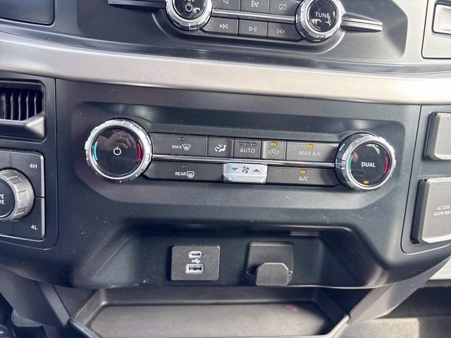 2023 Oxford White Ford F-150 XLT 4X4 Truck