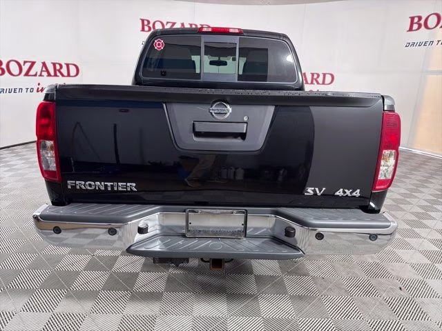 2016 Magnetic Black Nissan Frontier SV 4X4 Truck