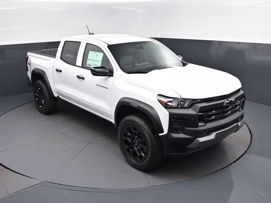 2026 Summit White Chevrolet Colorado Trail Boss 4X4 Truck