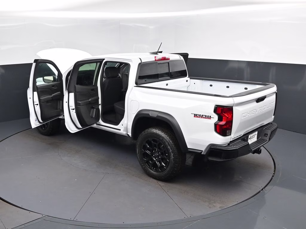 2026 Summit White Chevrolet Colorado Trail Boss 4X4 Truck