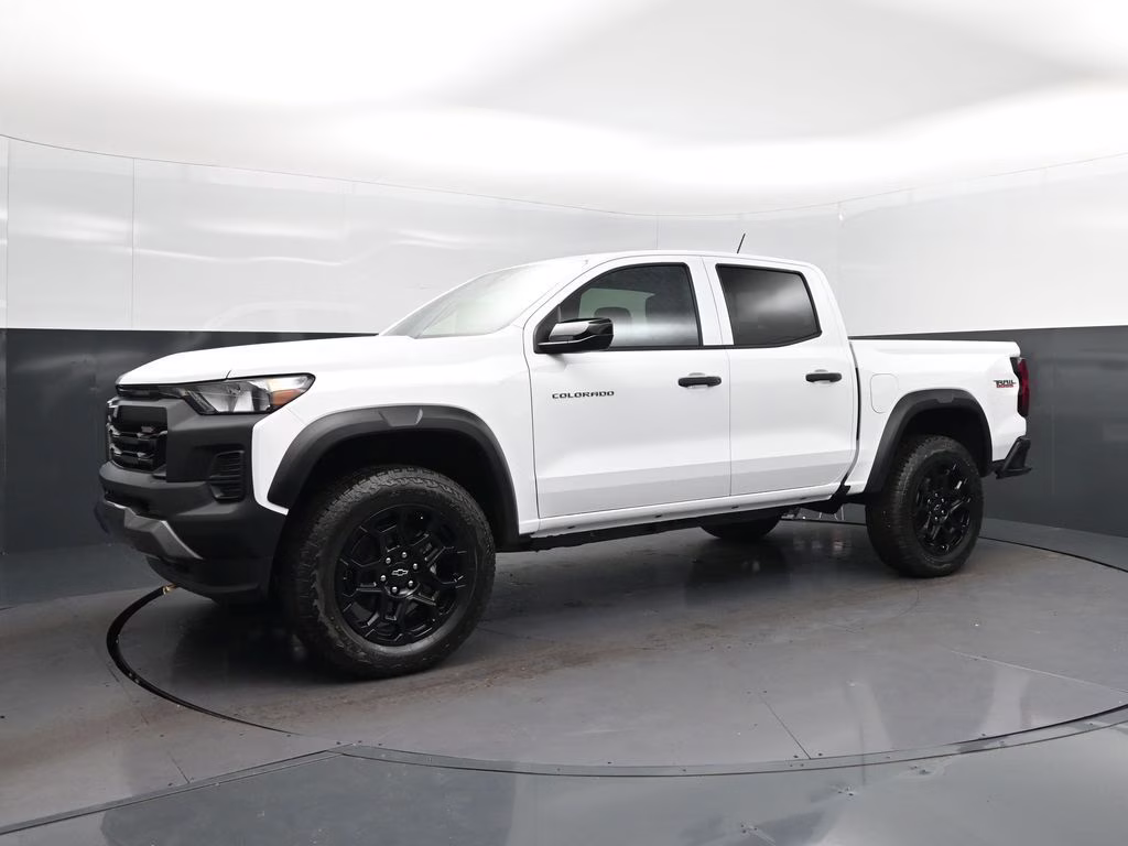 2026 Summit White Chevrolet Colorado Trail Boss 4X4 Truck