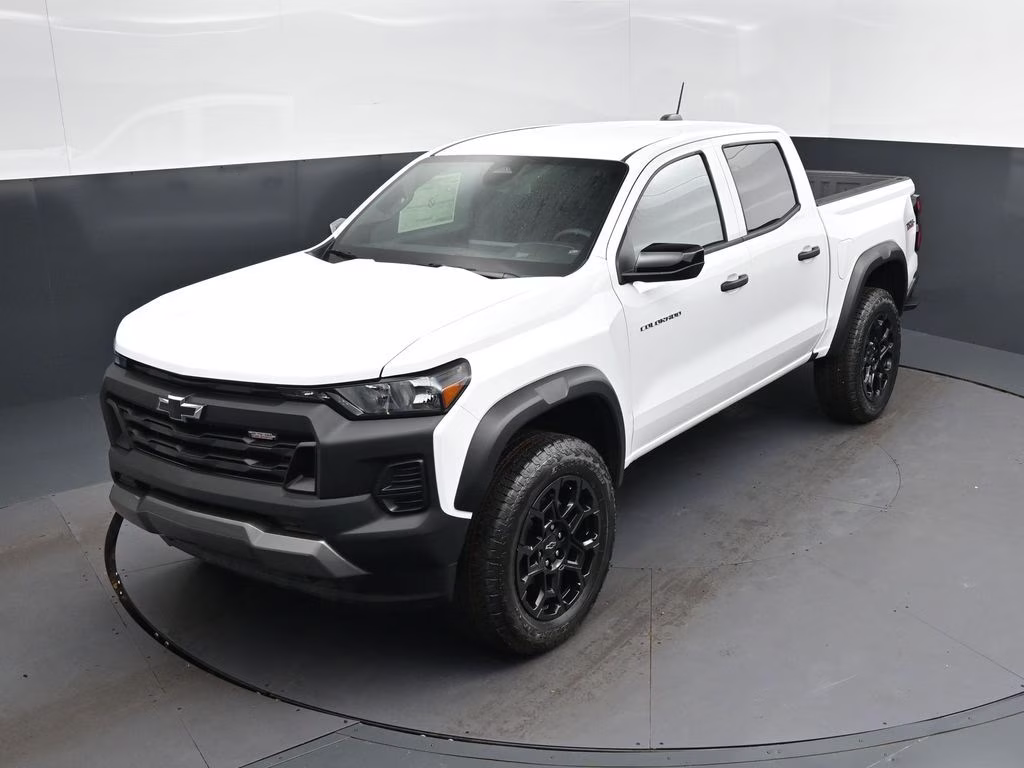 2026 Summit White Chevrolet Colorado Trail Boss 4X4 Truck