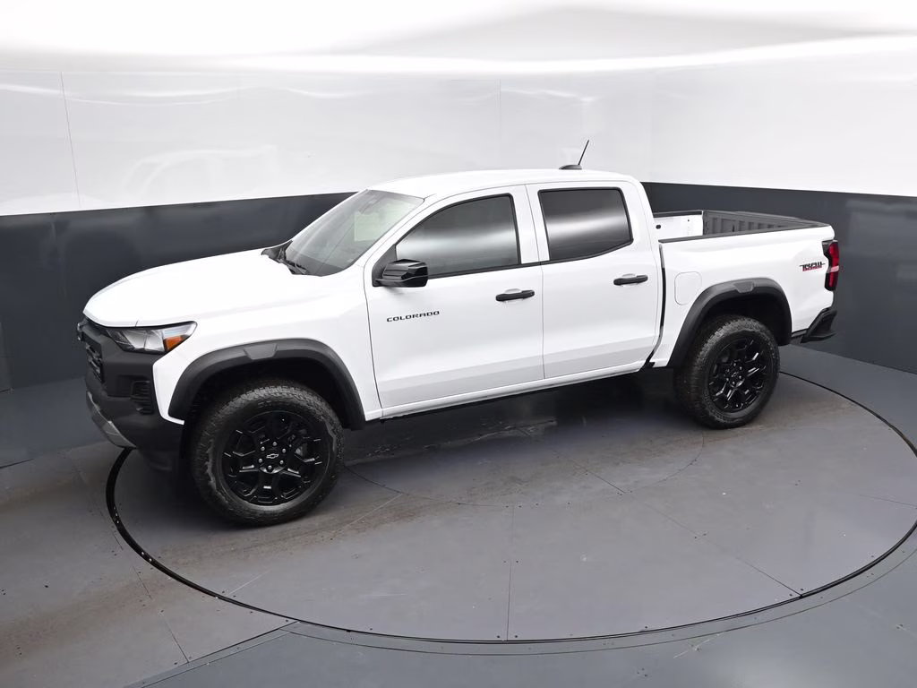 2026 Summit White Chevrolet Colorado Trail Boss 4X4 Truck