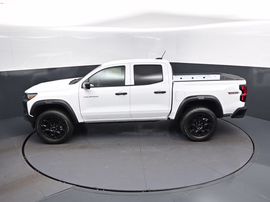 2026 Summit White Chevrolet Colorado Trail Boss 4X4 Truck