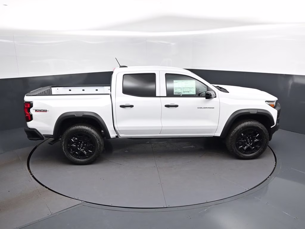 2026 Summit White Chevrolet Colorado Trail Boss 4X4 Truck