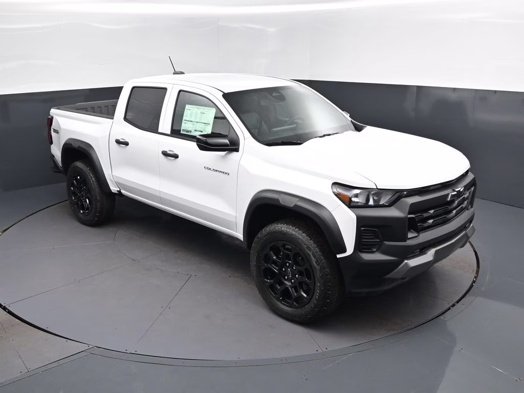 2026 Summit White Chevrolet Colorado Trail Boss 4X4 Truck