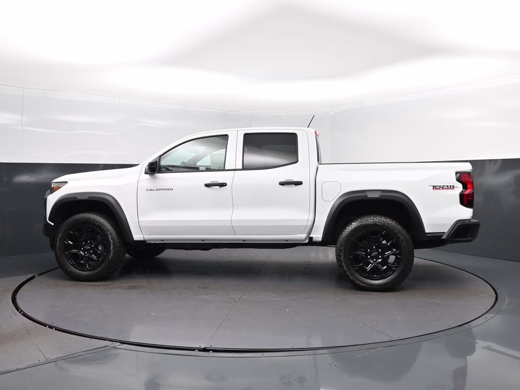 2026 Summit White Chevrolet Colorado Trail Boss 4X4 Truck