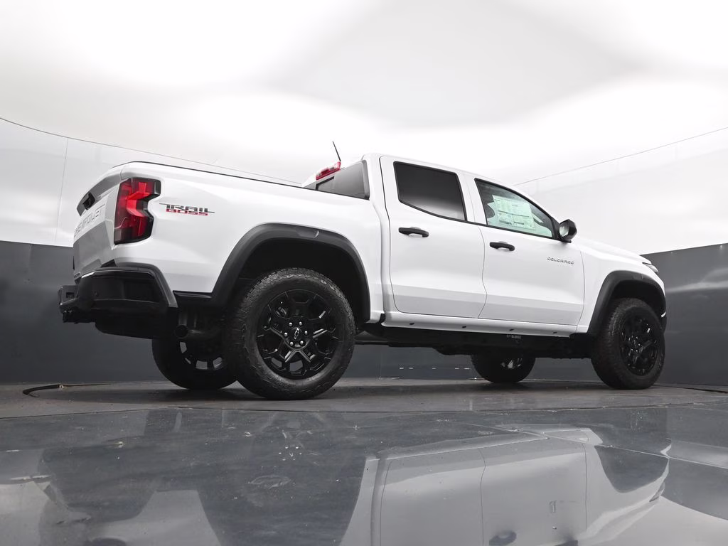 2026 Summit White Chevrolet Colorado Trail Boss 4X4 Truck