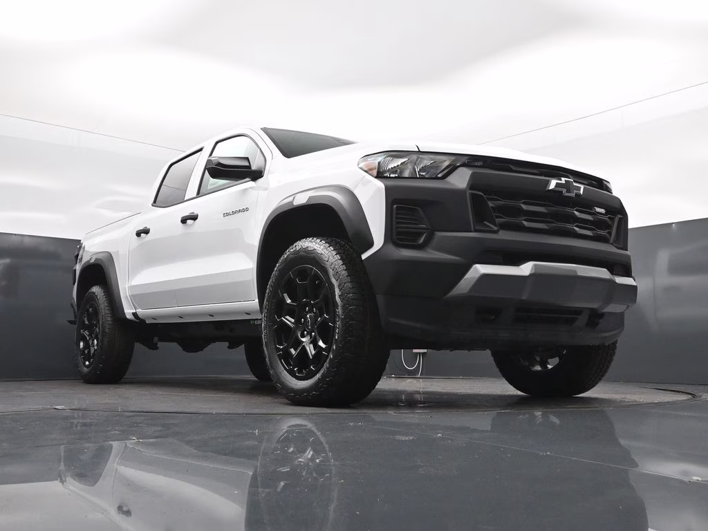 2026 Summit White Chevrolet Colorado Trail Boss 4X4 Truck