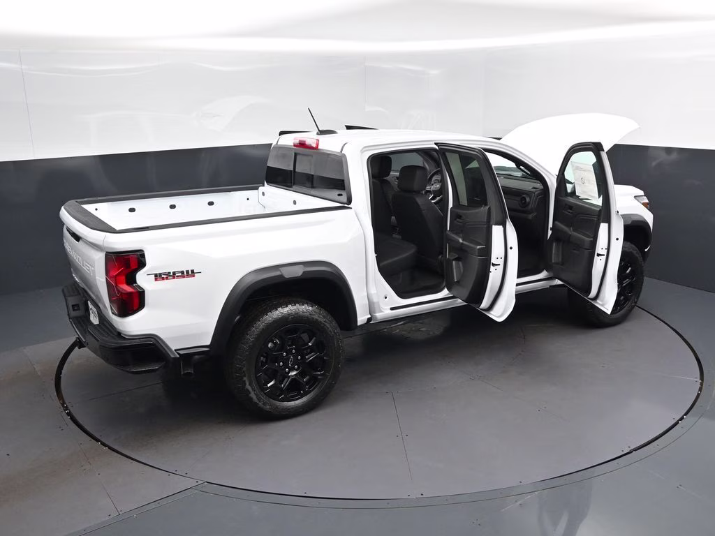 2026 Summit White Chevrolet Colorado Trail Boss 4X4 Truck
