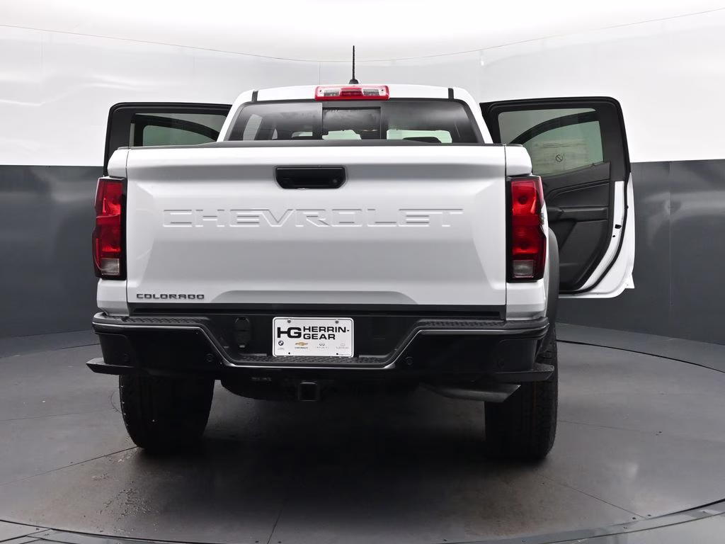 2026 Summit White Chevrolet Colorado Trail Boss 4X4 Truck