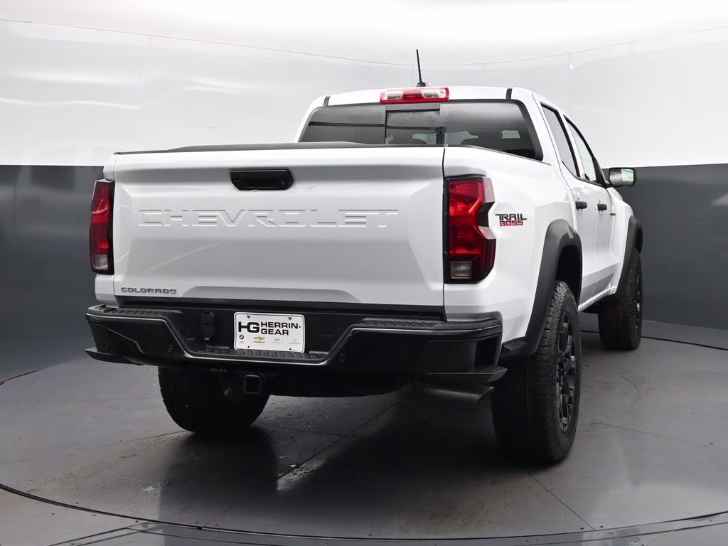 2026 Summit White Chevrolet Colorado Trail Boss 4X4 Truck