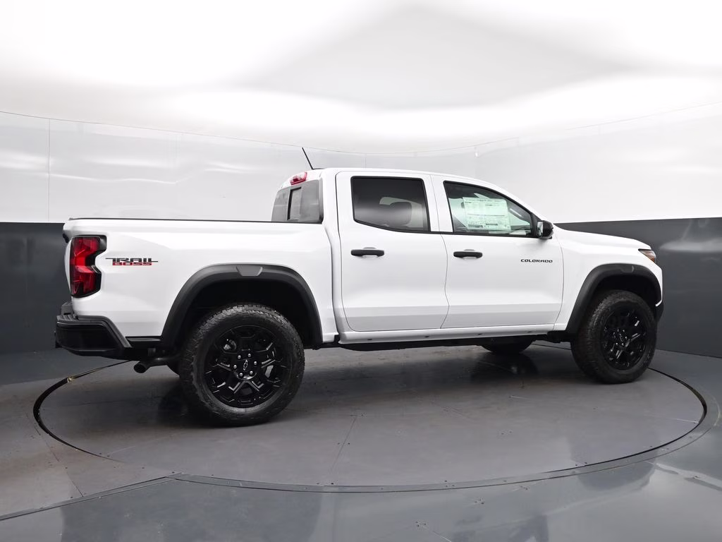2026 Summit White Chevrolet Colorado Trail Boss 4X4 Truck