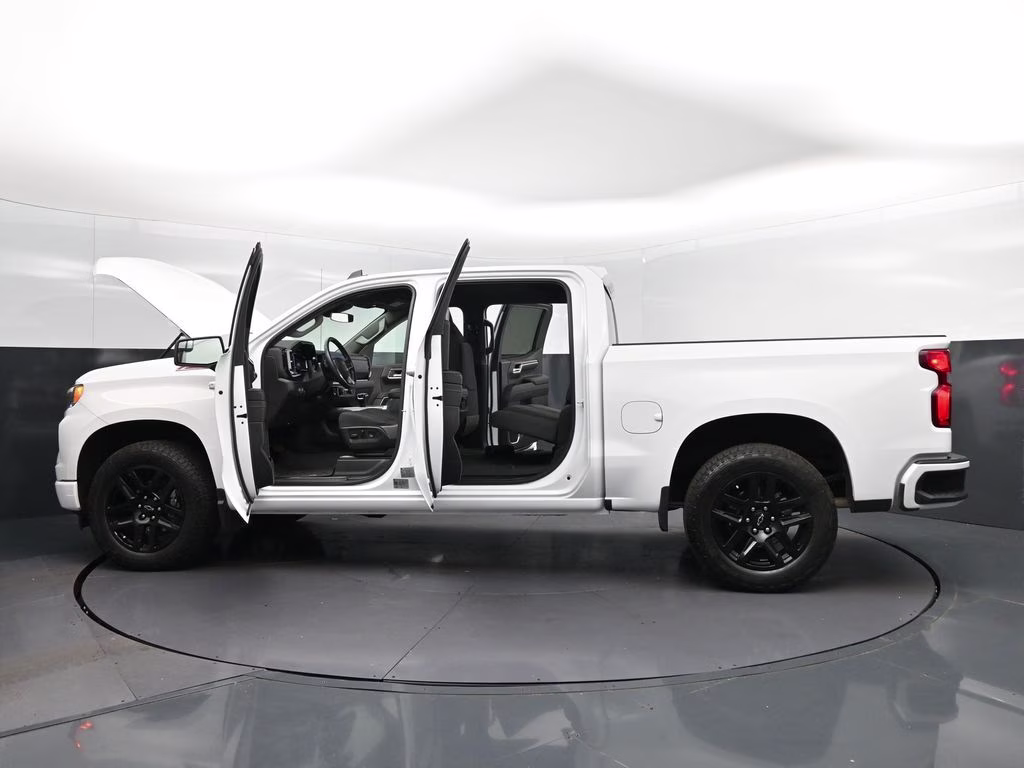 2023 Summit White Chevrolet Silverado 1500 RST 4X4 Truck
