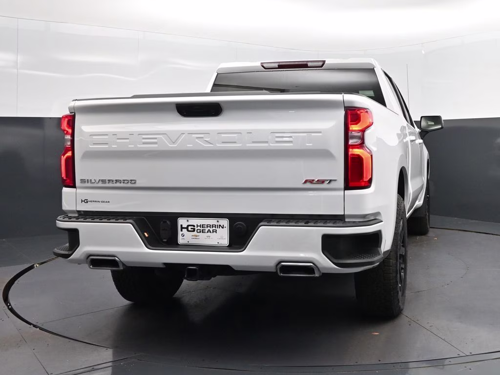 2023 Summit White Chevrolet Silverado 1500 RST 4X4 Truck