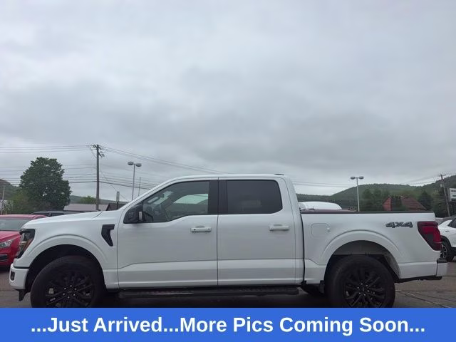 2025 Oxford White Ford F-150 XLT 4X4 Truck