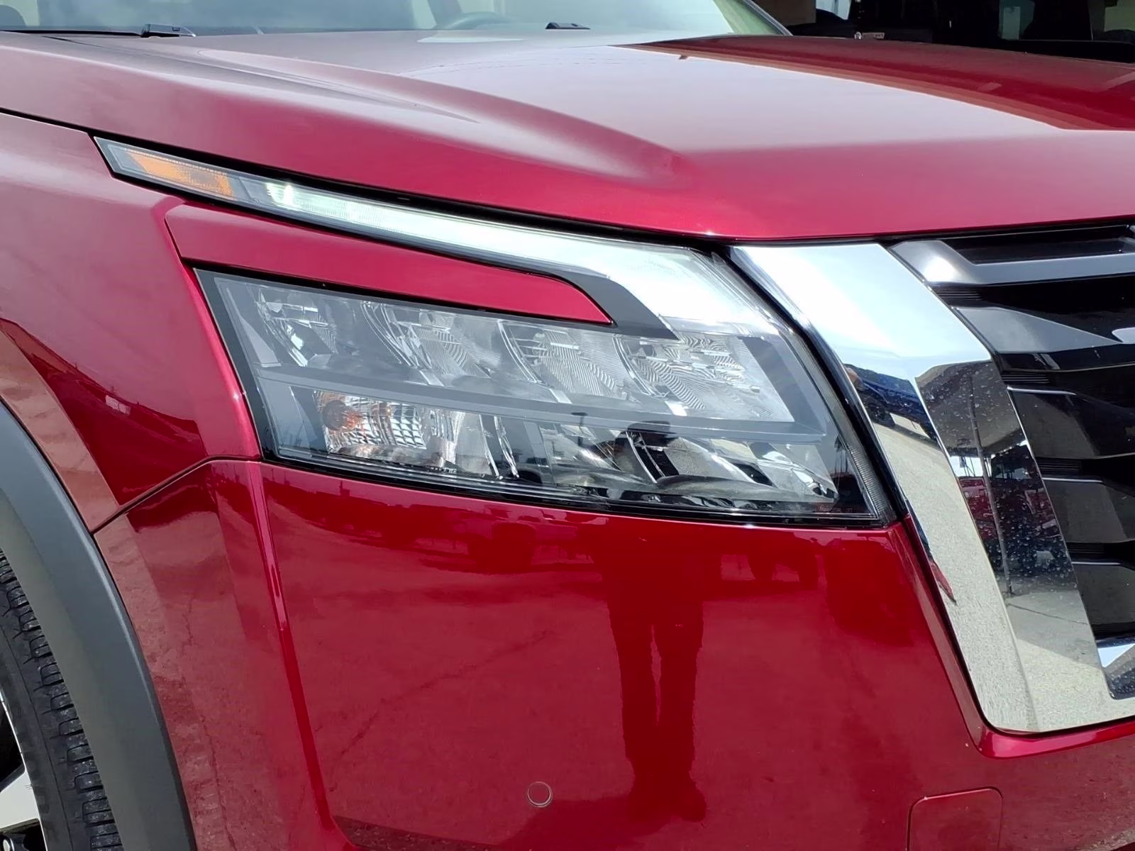 2025 Super Black Nissan Pathfinder Platinum FWD SUV