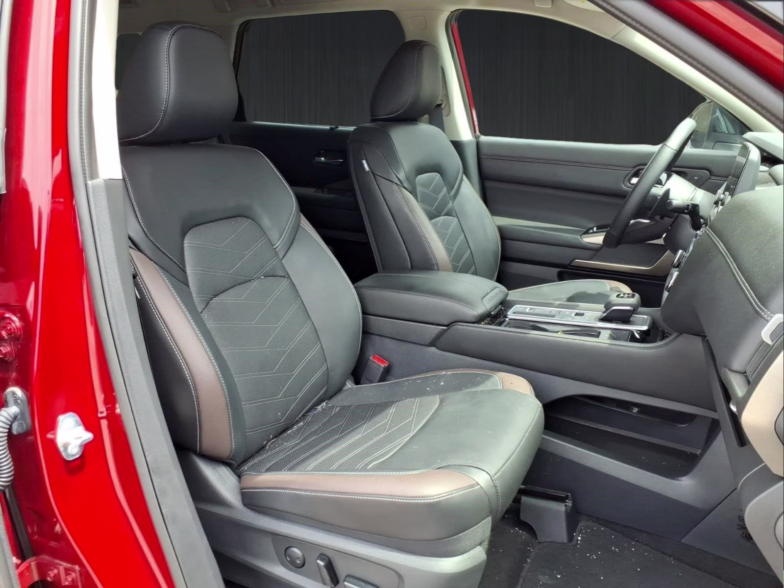 2025 Super Black Nissan Pathfinder Platinum FWD SUV