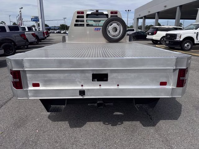 2026 Oxford White Ford Super Duty F-450 DRW XL 4X4 Chassis