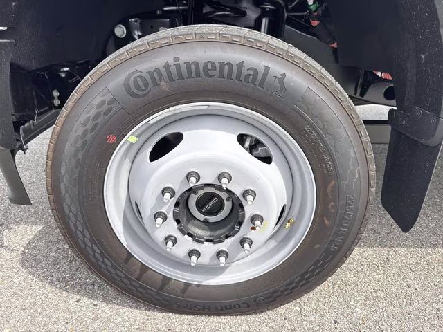 2026 Oxford White Ford Super Duty F-450 DRW XL 4X4 Chassis