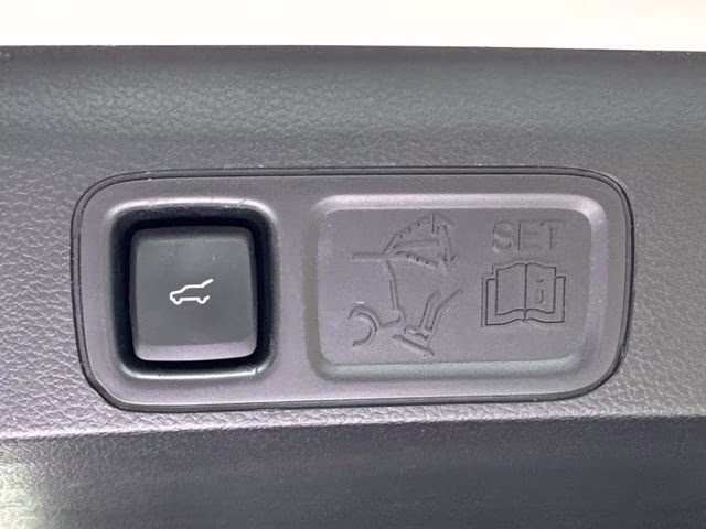 2020 White Metallic Ford Expedition King Ranch RWD SUV