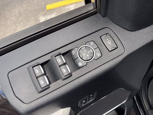 2020 Black Metallic Ford Super Duty F-250 SRW Lariat 4X4 Truck