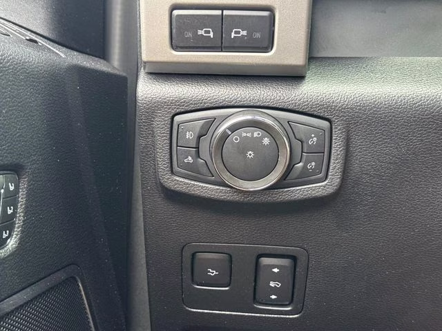 2020 Black Metallic Ford Super Duty F-250 SRW Lariat 4X4 Truck