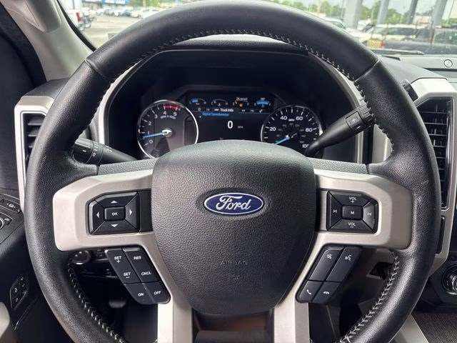 2020 Black Metallic Ford Super Duty F-250 SRW Lariat 4X4 Truck
