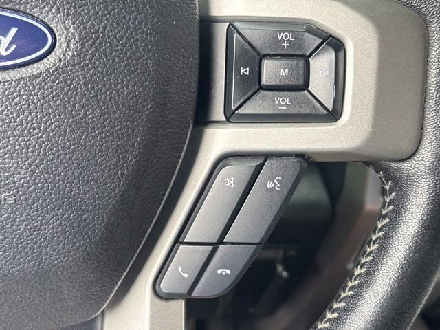 2020 Black Metallic Ford Super Duty F-250 SRW Lariat 4X4 Truck