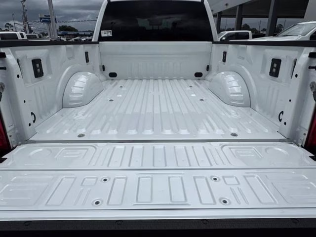 2026 White Metallic Ford Super Duty F-250 SRW Lariat 4X4 Truck