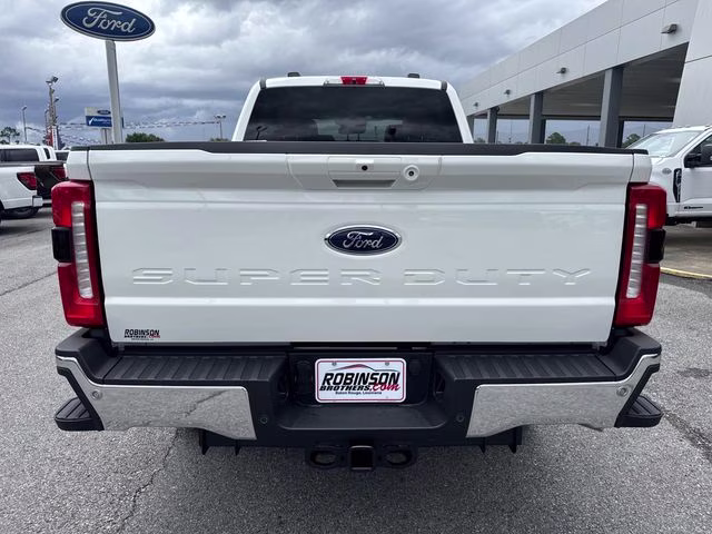 2026 White Metallic Ford Super Duty F-250 SRW Lariat 4X4 Truck